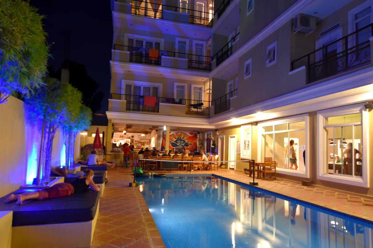 Mad Monkey Hostel Kampot (Adults Only) מראה חיצוני תמונה
