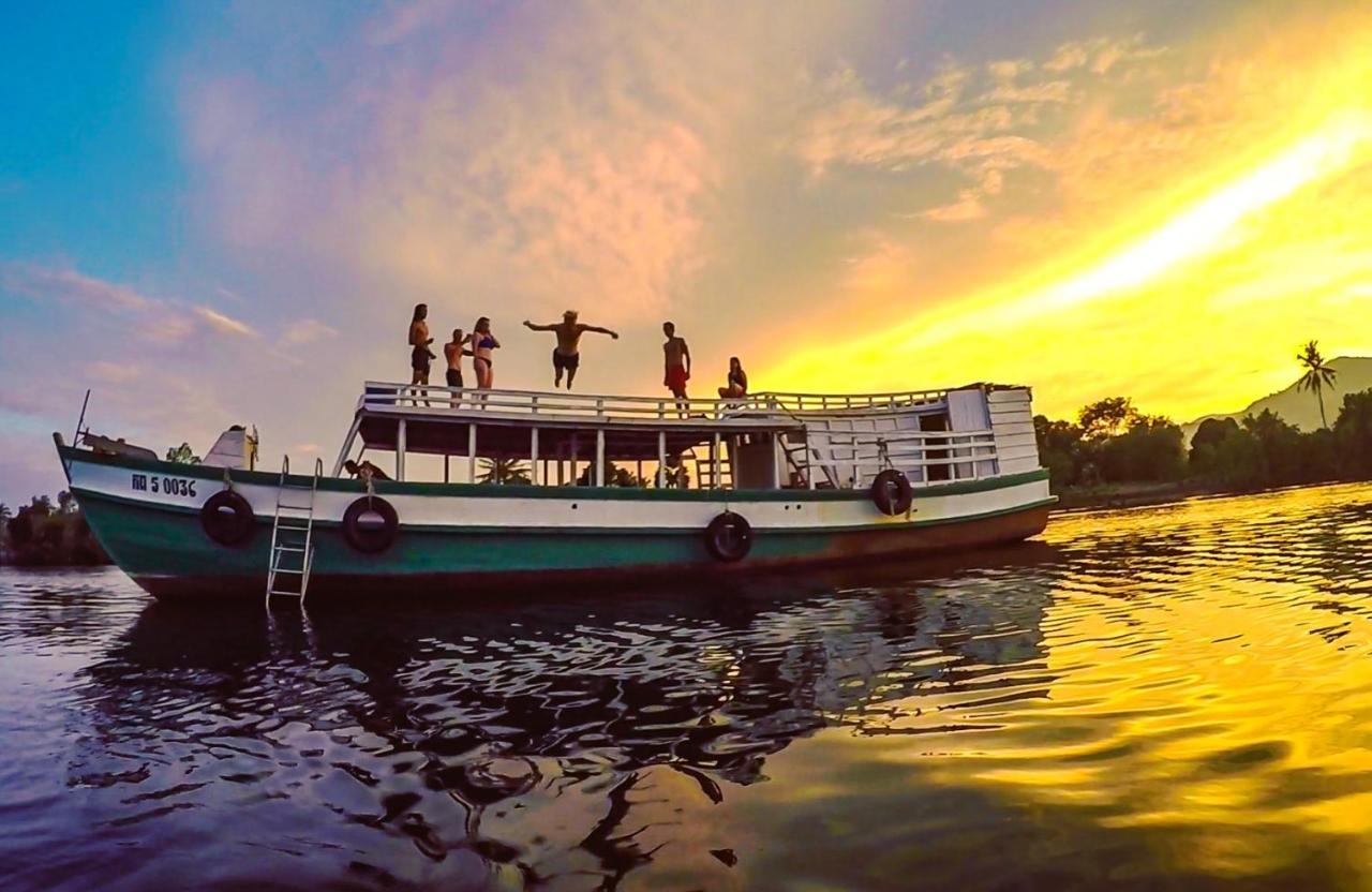 Mad Monkey Hostel Kampot (Adults Only) מראה חיצוני תמונה